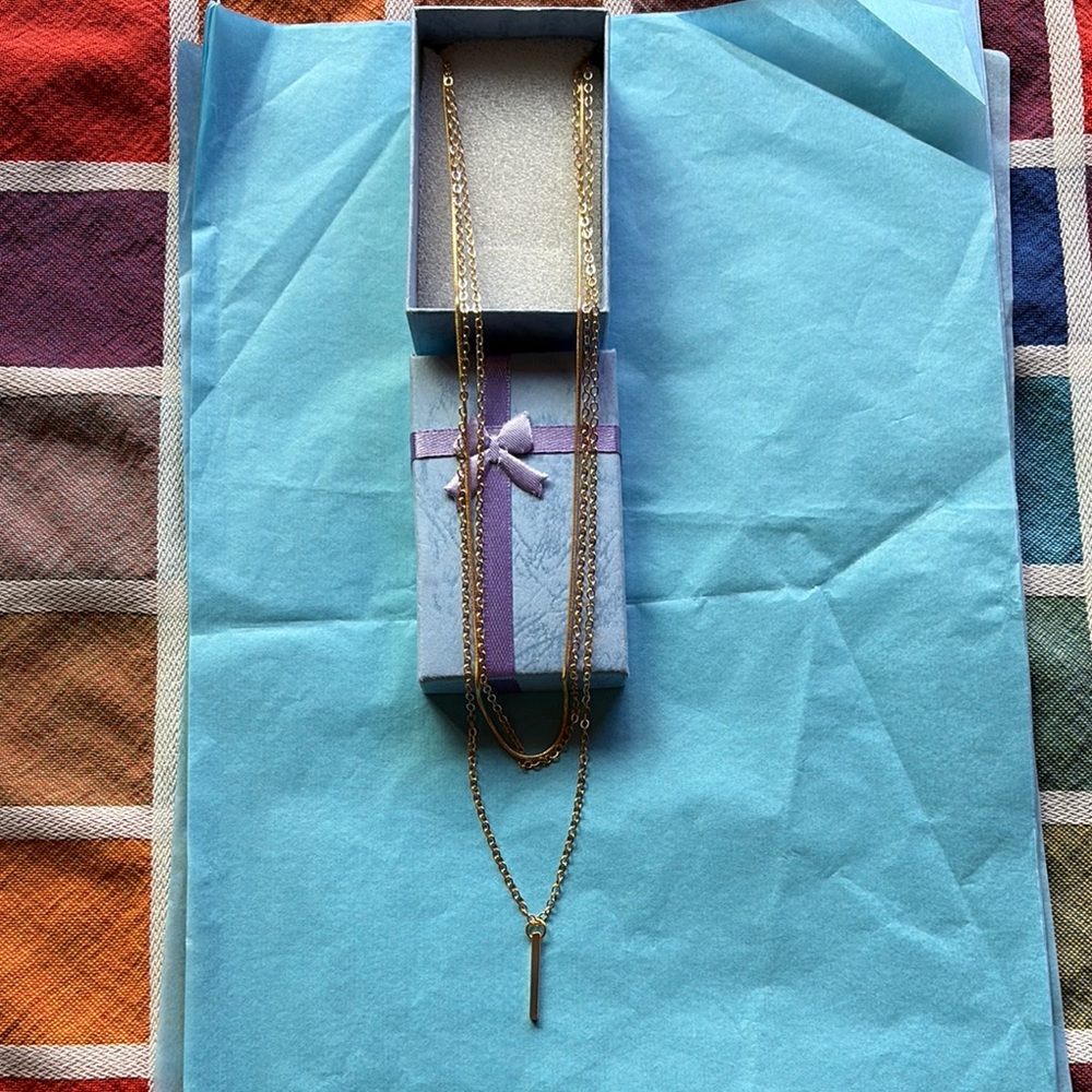 Elegant 3 Strand Gold Necklace with Pendant